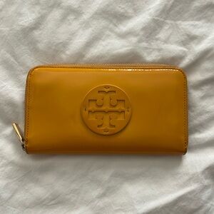 Tory Burch wallet